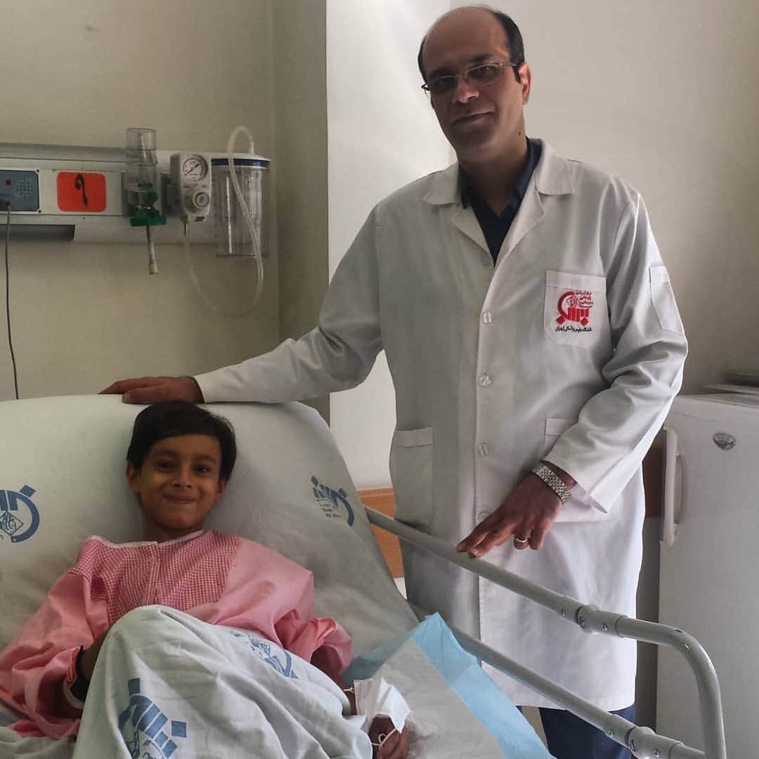 Dr namdari visiting a child after kidney transplantation